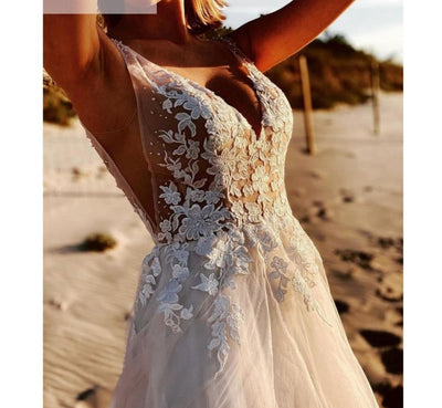 White Lace Appliques V-Neck Wedding Dresses