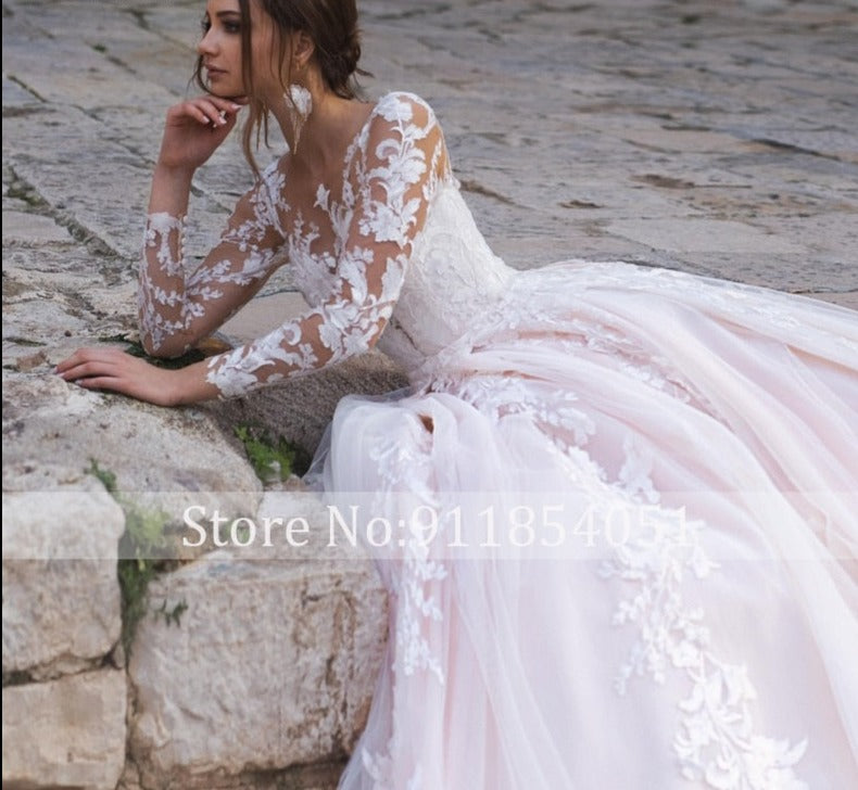 Gorgeous Appliques Vintage Bridal Gown