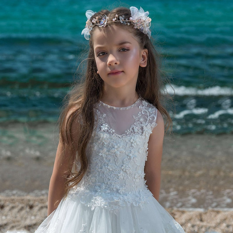 white flower girls dress